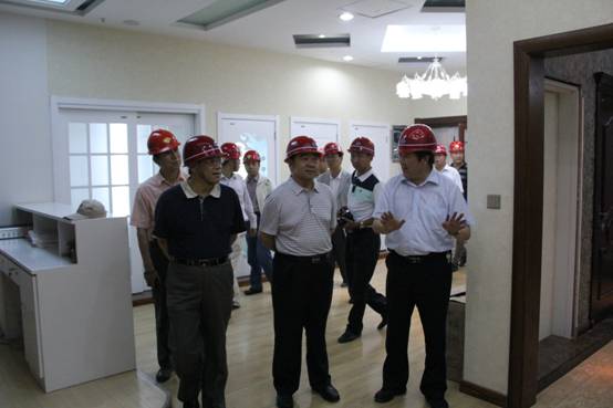 青海省經(jīng)濟(jì)委員會黨組書記、主任，省國資委  黨委副書記、副主任吳海昆實(shí)地考察物產(chǎn)集團(tuán)重點(diǎn)項(xiàng)目