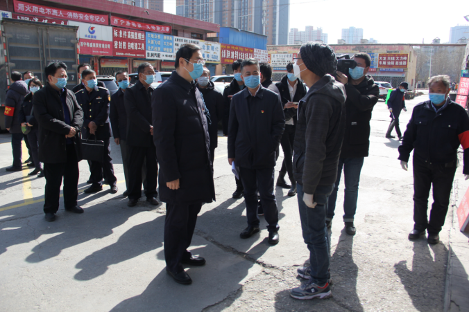 省委常委、西寧市委書記王曉同志赴物產(chǎn)三建汽配市場督導(dǎo)疫情防控暨復(fù)工復(fù)業(yè)工作